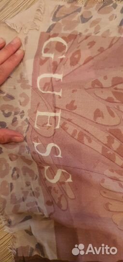 Платок guess новый