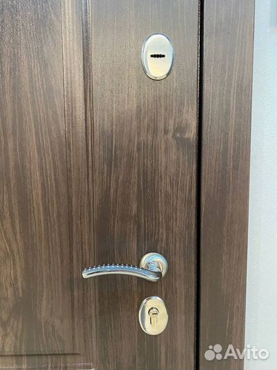 Входная дверь