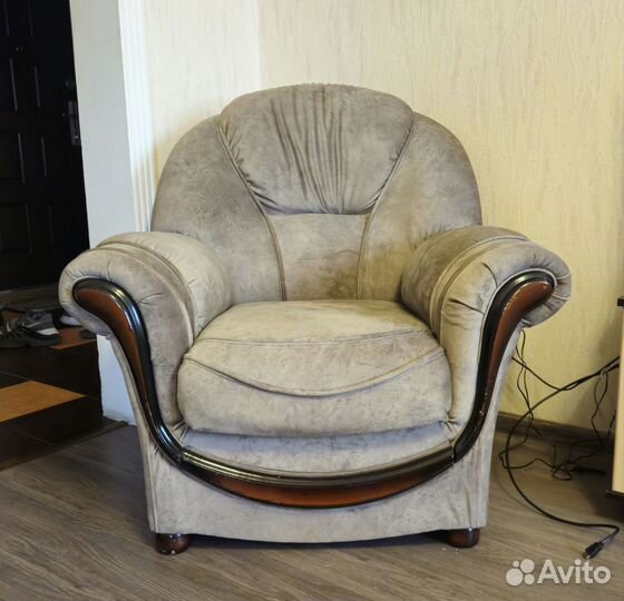 Диваны и кресло