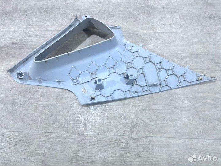 Обшивка стойки задняя правая Volkswagen Polo Sed