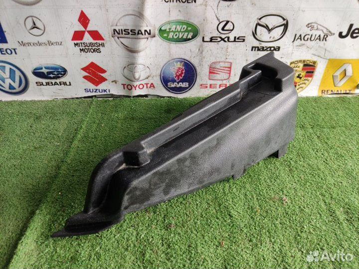 Кронштейн полки багажника правый Peugeot 307 3C