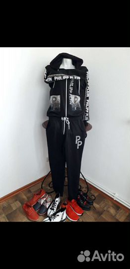 Спортивный костюм женский