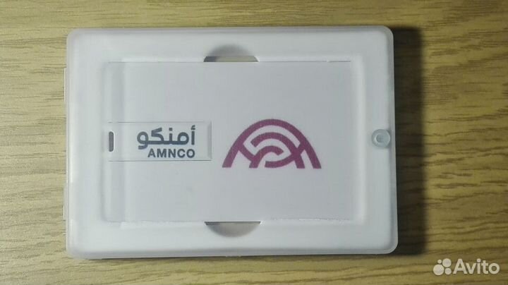 Новая флешка 16 GB и картхолдер