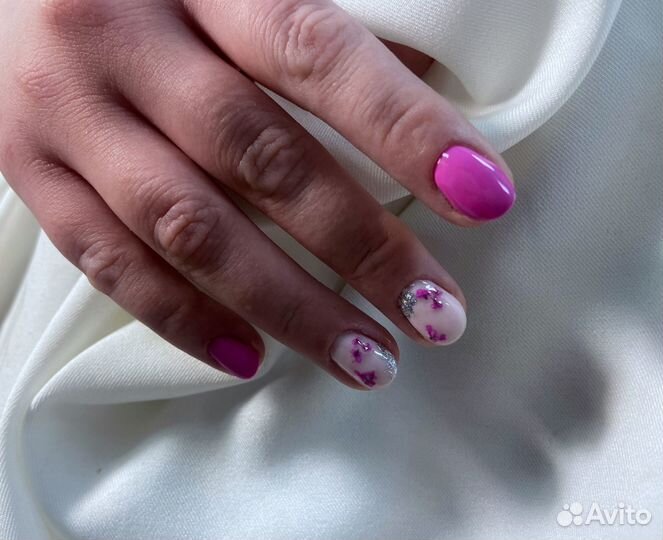 Модель на маникюр с покрытием гель лак