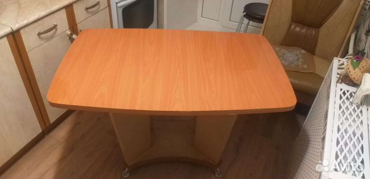 Кухонный стол