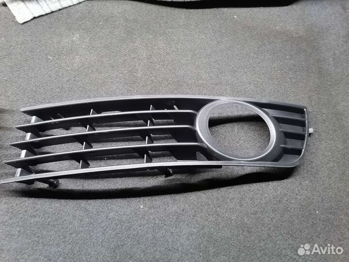 Решетка противотуманок audi А4 B6