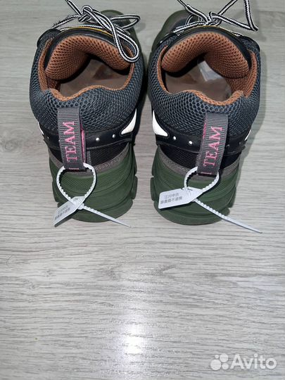 Gucci flashtrek