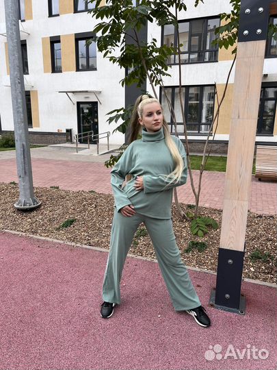 Костюм спортивный женский