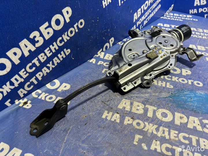 Механизм открывания крышки багажника Lexus Rx300