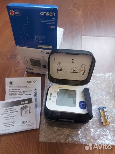 Тонометр omron RS3 на запястье