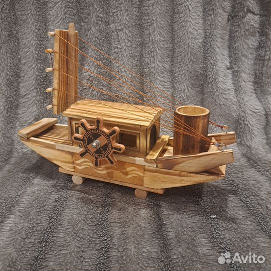 Игрушка деревянная подставка под канцелярию муз