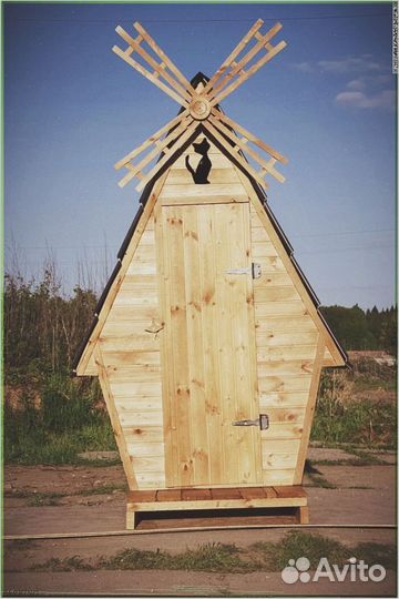 Уличный туалет деревянный GUW