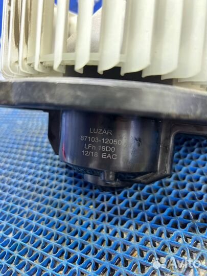 Моторчик печки Toyota Avensis седан 1AZ-FSE 2007