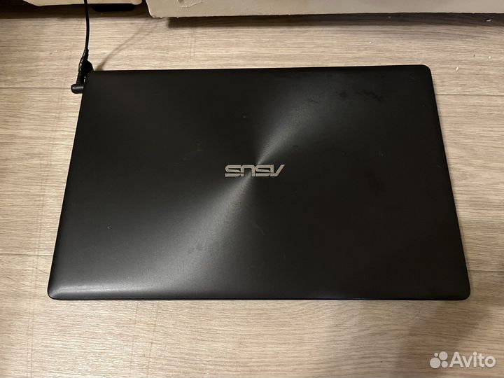 Ноутбук Asus x550l