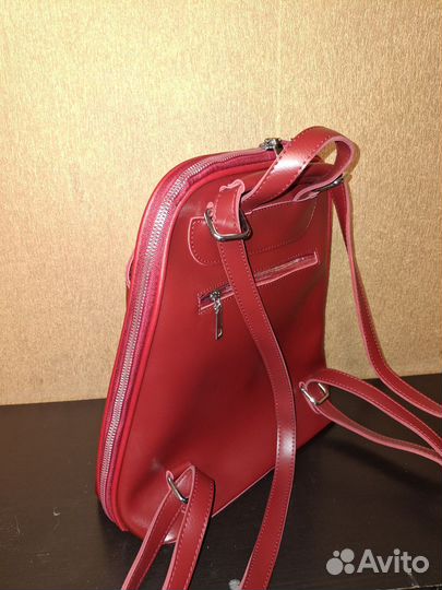 Рюкзак женский красный