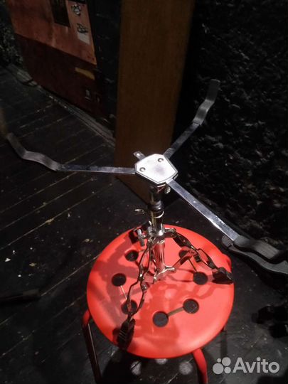 Стойки для хай хэта и малого барабана