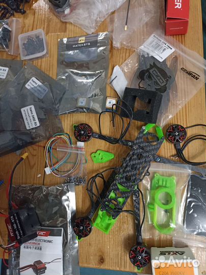 Дрон, моторы, видеопередатчик, бузы, свич плата