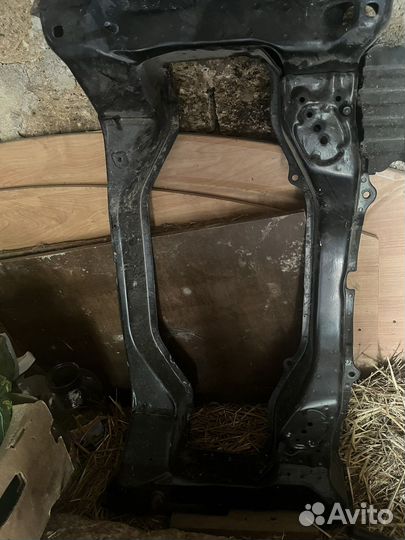 Подрамник mercedes w210