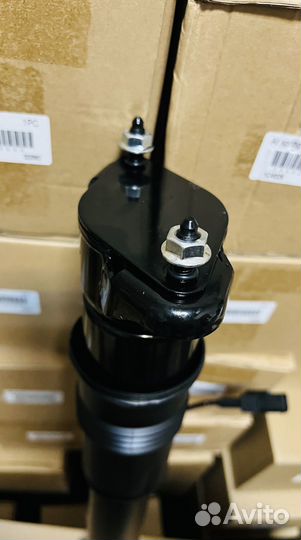 Передняя пневмостойка Land Rover Discovery 3/4 с A