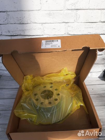 Тормозной диск передний 5Q0615301H VAG