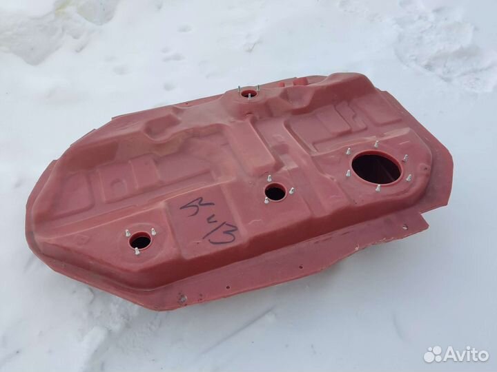 Бензобак на Mitsubishi lancer 9