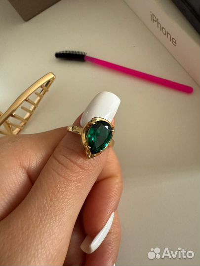Золотое кольцо с изумрудом