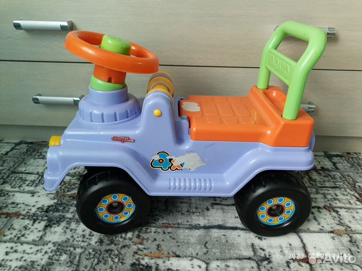 Детская машина каталка бу