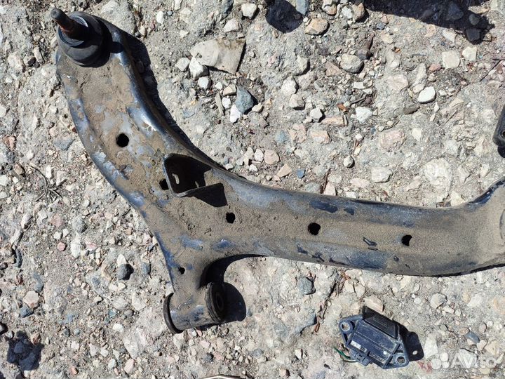 Hyundai accent 2 рычаг передний правый