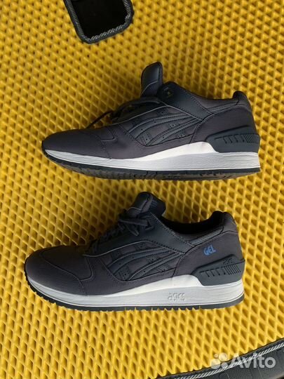 Кроссовки Asics