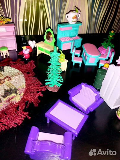 Набор маленькой игрушечной мебели