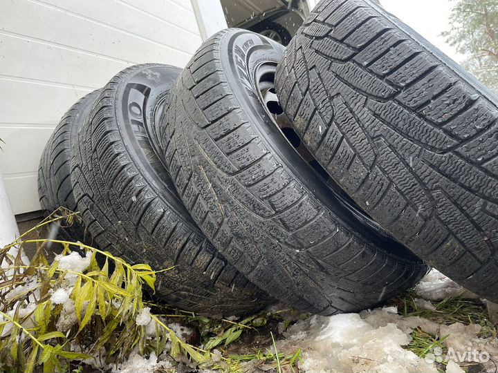 Kumho I'Zen Stud Snow KW11 19.5/65 R15