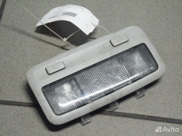 Плафон освещения салона Тойота Королла 120