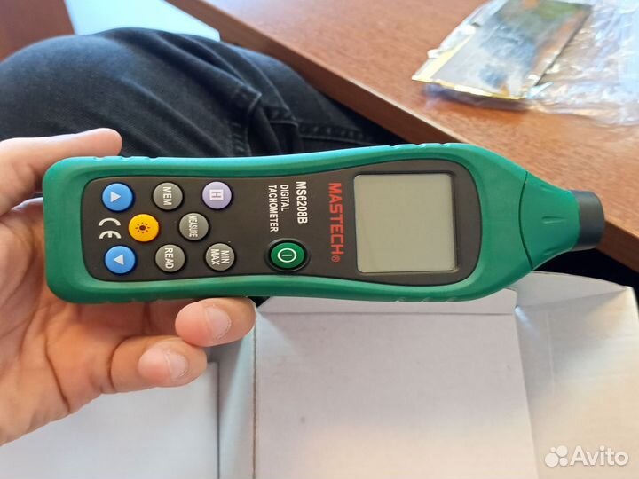 Измеритель числа оборотов Тахометр