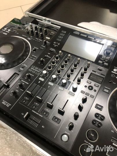 DJ контроллер Pioneer XDJ-XZ
