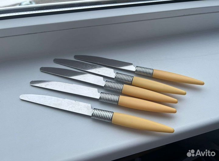 Ножи столовые 5 шт СССР винтаж бежевые