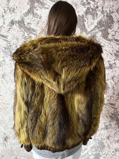 Шуба из натурального меха енота