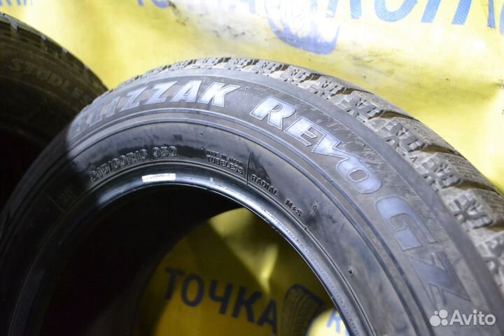 Bridgestone Blizzak Revo GZ 215/60 R16