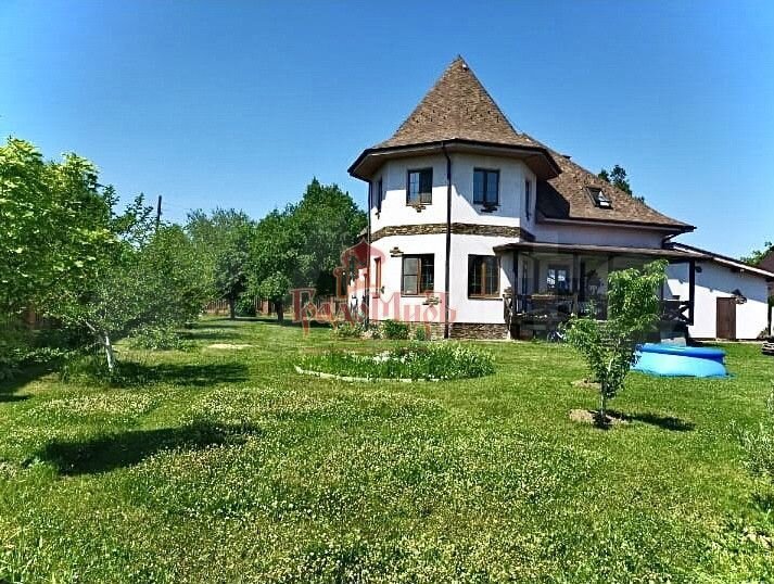 Коттедж 460 м² на участке 20 сот.
