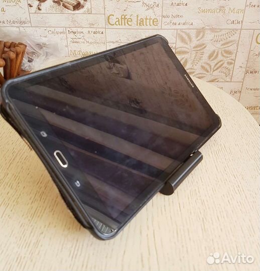 Подставка для телефона или планшета