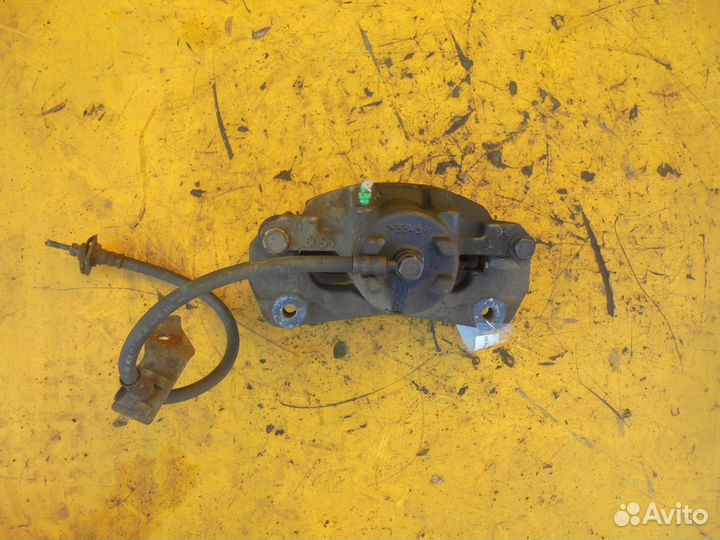 Суппорт передний левый Mitsubishi Galant 2003-2012