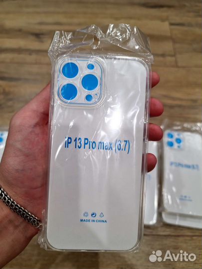 Чехлы на iPhone новые/разные