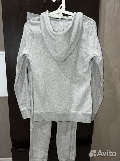 Спортивный костюм adidas