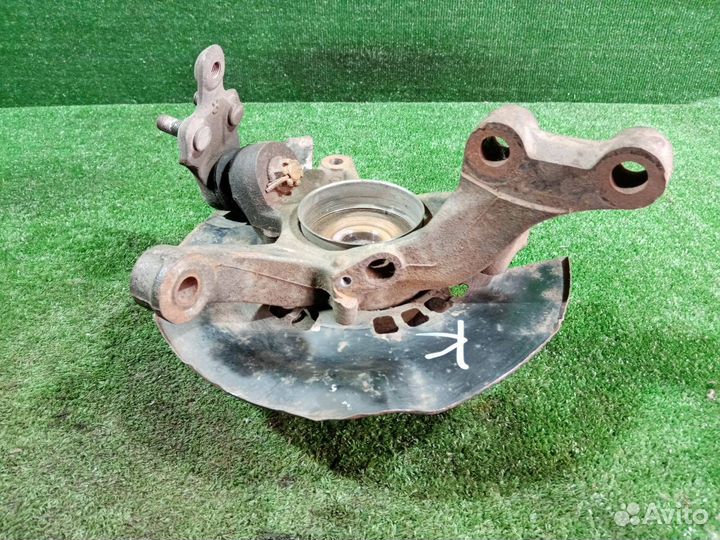 Кулак поворотный передний правый Toyota Estima