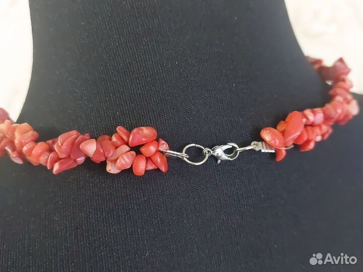 Коралловые бусы