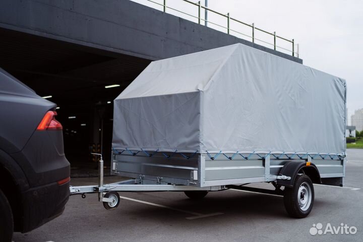 Большой прицеп легковой