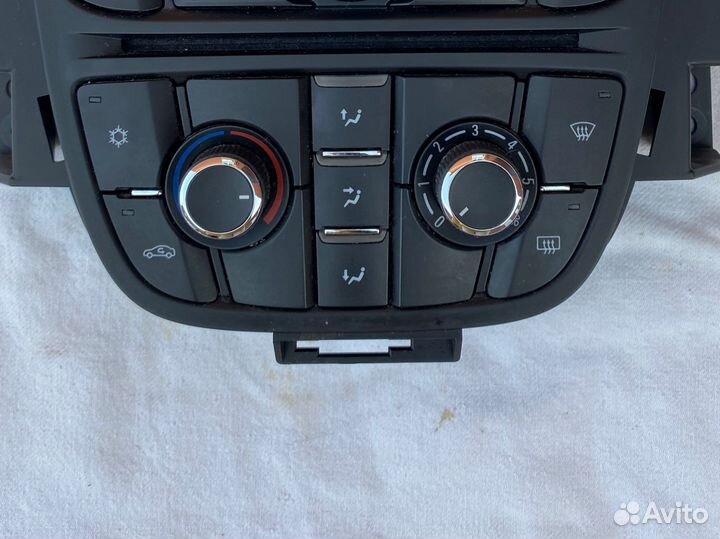 Блок управления отопителем Opel Astra J