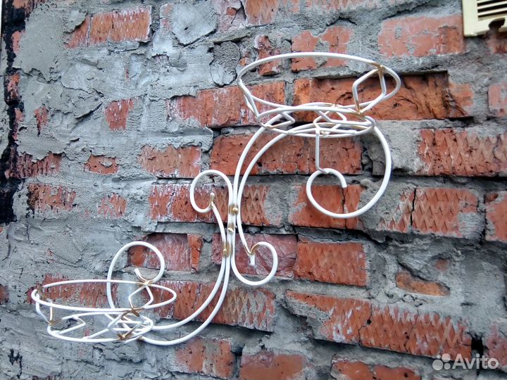 Подставка настенная под цветы