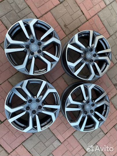 R17 Yokohama BluEarth-XT AE61 235/65, PCD 5x108 DIA 63.3