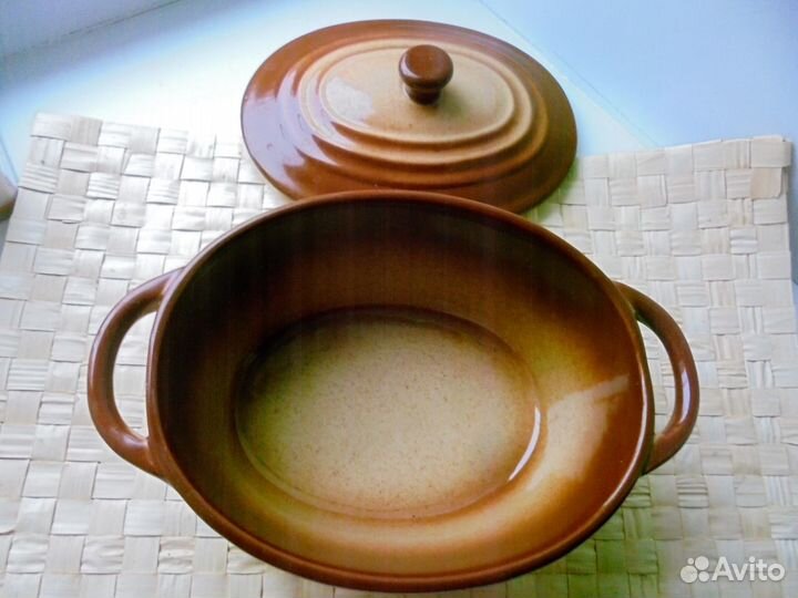 Блюдо 1 л из жаропроч керам с крышкой и ручками