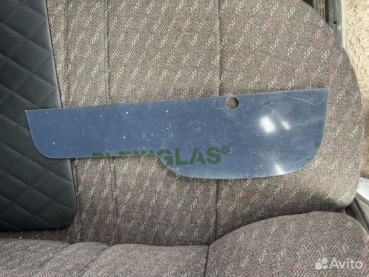 Сплошное стекло на панель приборов ваз 2106
